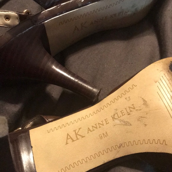 Brown 👡 Anne Klein 👡 pumps! So cute! - Picture 2 of 3